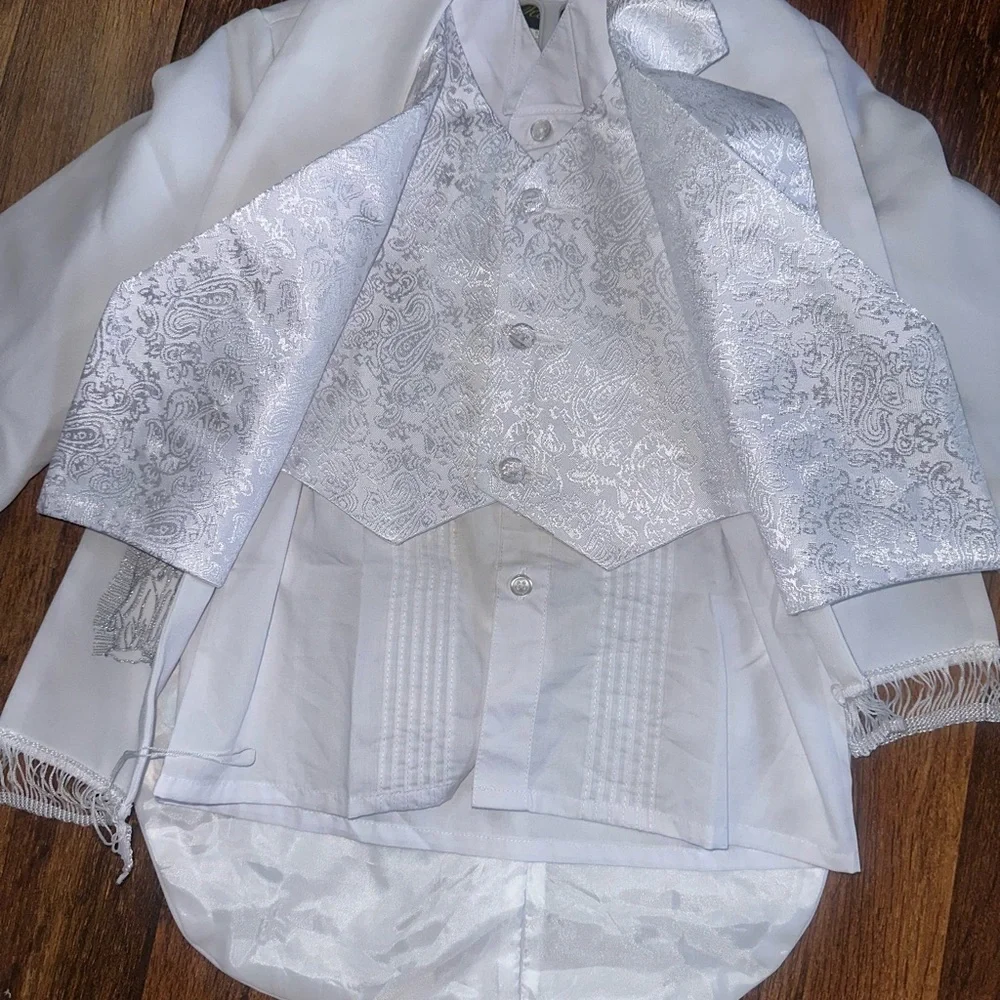 Rafael White Garment with Silver Detail